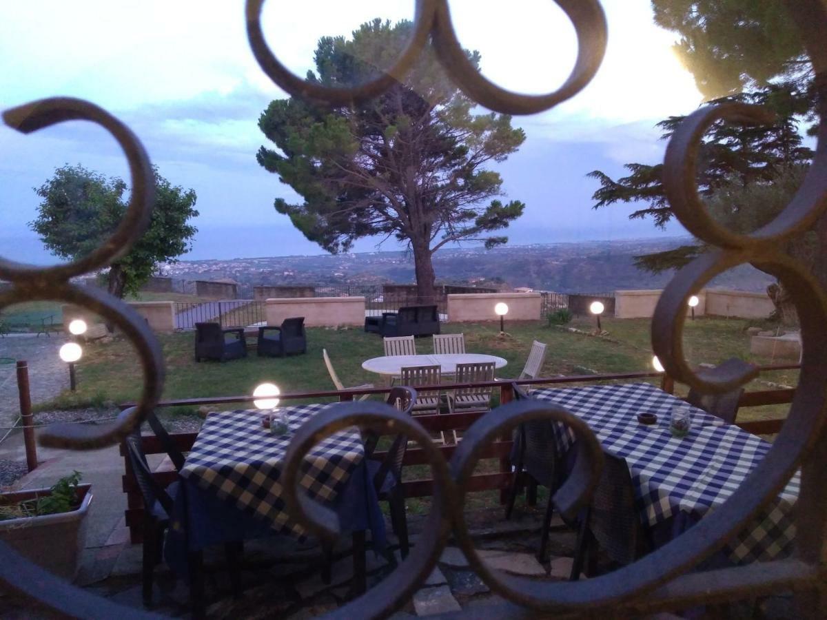 La Rupe Bed & Breakfast Gerace Ngoại thất bức ảnh